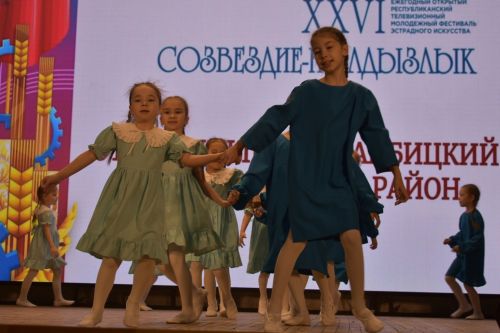 Районный тур фестиваля «Созвездие — Йолдызлык» объединил талантливых кайбицких ребят на одной сцене