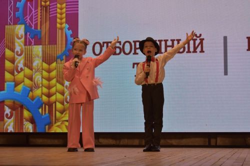 Районный тур фестиваля «Созвездие — Йолдызлык» объединил талантливых кайбицких ребят на одной сцене