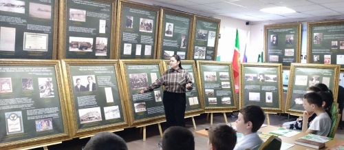 Ученики Чутеевской школы побывали на передвижной выставке Национального музея РТ «Я устремляюсь в вечность: Габдулла Тукай и его наследие»