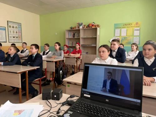 Тема очередного занятия «Разговоры о важном» в Кушманской школе была посвящена промышленному потенциалу страны