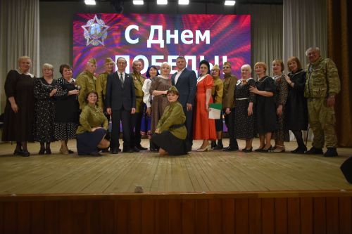 Ветераны из Казани показали в Кайбицах литературно-музыкальный спектакль «Поклонимся великим тем годам»