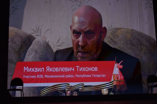 Ветераны из Казани показали в Кайбицах литературно-музыкальный спектакль «Поклонимся великим тем годам»