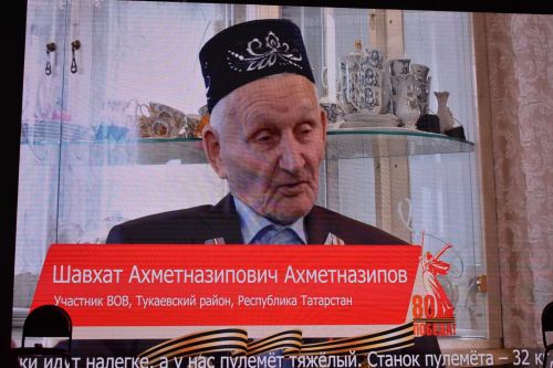 Ветераны из Казани показали в Кайбицах литературно-музыкальный спектакль «Поклонимся великим тем годам»
