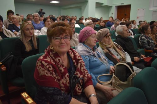 Ветераны из Казани показали в Кайбицах литературно-музыкальный спектакль «Поклонимся великим тем годам»