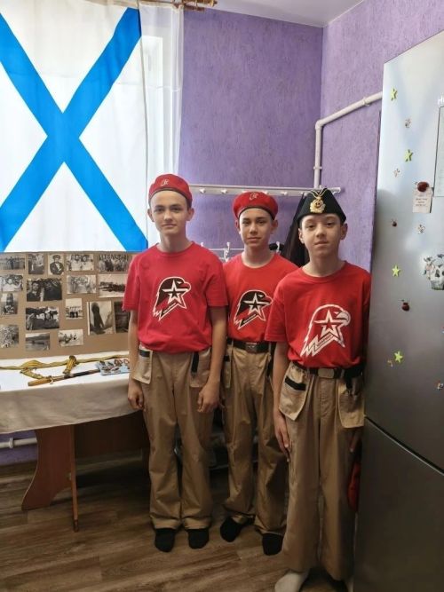 Встреча с капитаном‑подводником: юнармейцы Кушманской школы узнали о морской службе