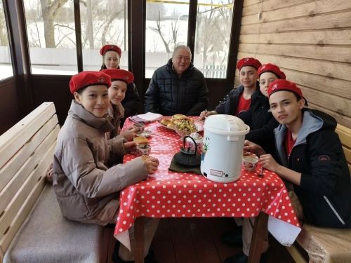 Встреча с капитаном‑подводником: юнармейцы Кушманской школы узнали о морской службе