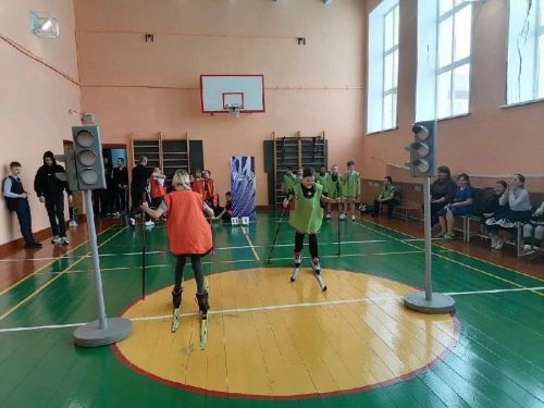 Ученики младших классов Фёдоровской школы учились сочетать учёбу, отдых и спорт