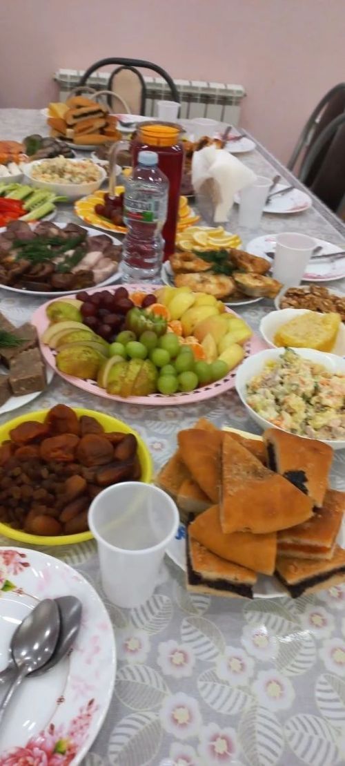 Шәхси эшмәкәр СВОдагыларның әниләре һәм хатыннары өчен ифтар ашы үткәрде