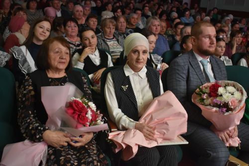 В преддверии женского праздника в Кайбицах состоялся большой концерт