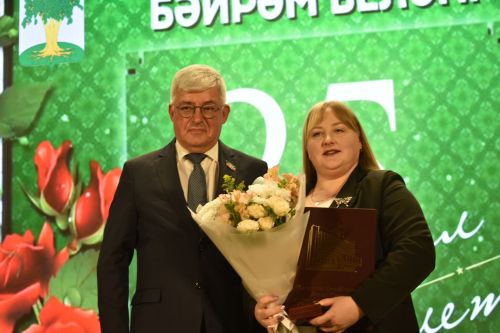 На торжестве по случаю 35-летия образования Кайбицкого района чествовали кайбичан, удостоившихся государственных наград