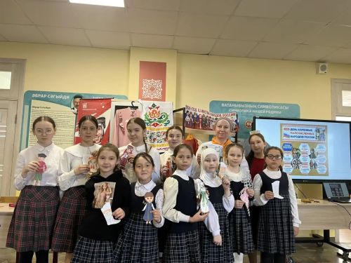 В Кушманской школе прошла фольклорная экспедиция «Этно-лаборатория: в гостях у народов России»