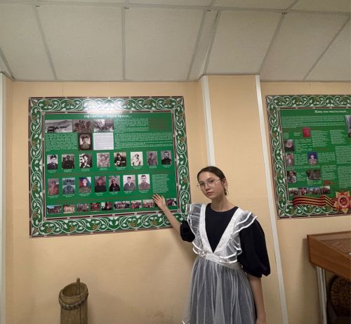 В Чутеевской школе по случаю Международного дня музеев рассказали о школьном музее имени Зарифа Башири