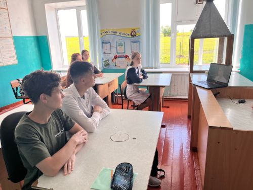 В Хозесановской школе прошли «Разговоры о важном» на тему «Ценности, которые нас объединяют»