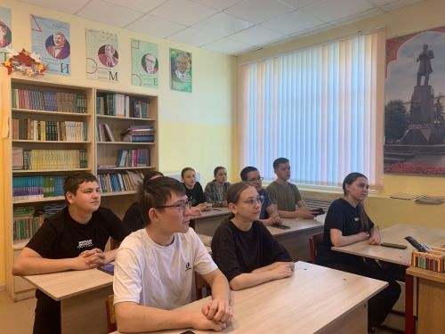 Наука на службе Отечества: в Кушманской школе прошла лекция «Изобретения Победы»