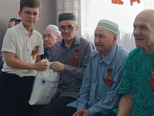 В преддверии Победы с песнями, подарками и добротой лицеисты КФУ посетили Кайбицкий дом-интернат