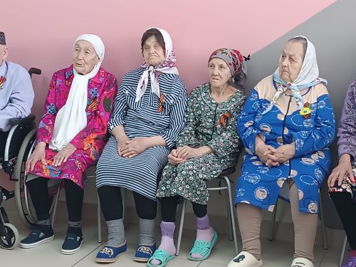 В преддверии Победы с песнями, подарками и добротой лицеисты КФУ посетили Кайбицкий дом-интернат