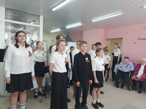 В преддверии Победы с песнями, подарками и добротой лицеисты КФУ посетили Кайбицкий дом-интернат