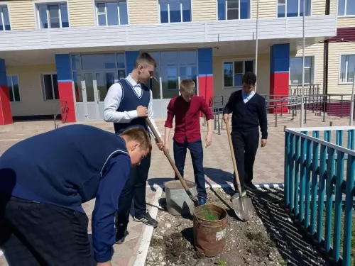 Трудовой сезон открыт: в Фёдоровской школе стартовали весенне-полевые работы