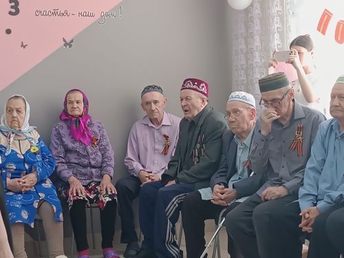 В преддверии Победы с песнями, подарками и добротой лицеисты КФУ посетили Кайбицкий дом-интернат