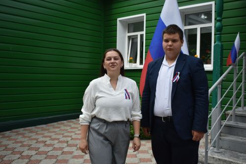 Первый шаг во взрослую жизнь: накануне Дня России кайбицким школьникам вручили паспорта