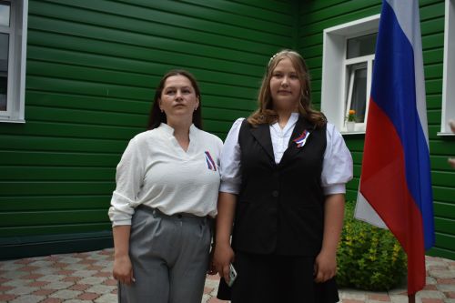 Первый шаг во взрослую жизнь: накануне Дня России кайбицким школьникам вручили паспорта