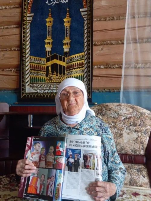 В единстве народов — сила России: кайбицкие соцработники подарили праздник своим подопечным
