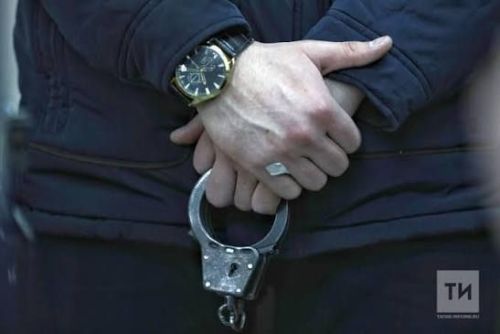 Ребенок запер в наручники себя и бабушку-инвалида в РТ, пришлось вызвать МЧС