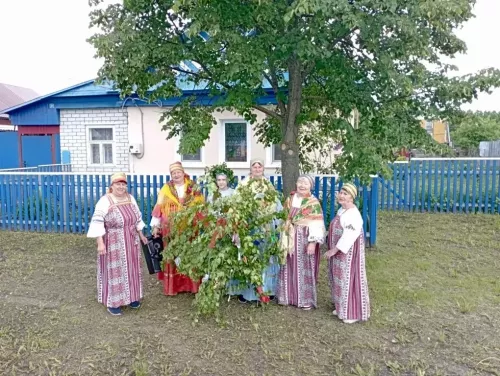 В Кулангинском сельском поселении прошел красивый праздник «Духов день или Проводы Берёзки»