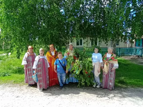 В Кулангинском сельском поселении прошел красивый праздник «Духов день или Проводы Берёзки»