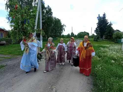 В Кулангинском сельском поселении прошел красивый праздник «Духов день или Проводы Берёзки»