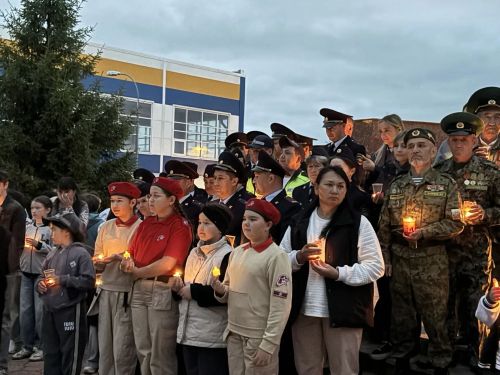 По случаю Дня памяти и скорби 21 июня у мемориального комплекса в селе Большие Кайбицы зажглись свечи в память о павших героях