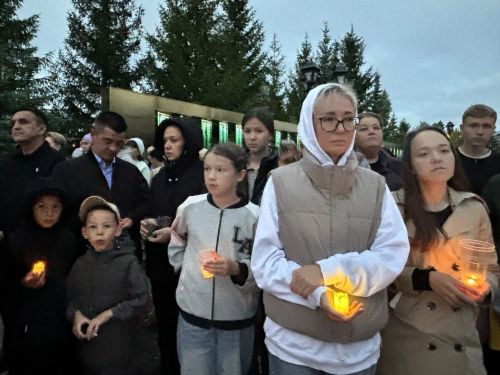 По случаю Дня памяти и скорби 21 июня у мемориального комплекса в селе Большие Кайбицы зажглись свечи в память о павших героях