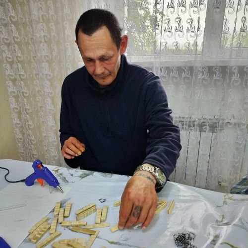 Творчество, объединяющее сердца: в Кайбицком доме-интернате прошёл мастер-класс по рукоделию
