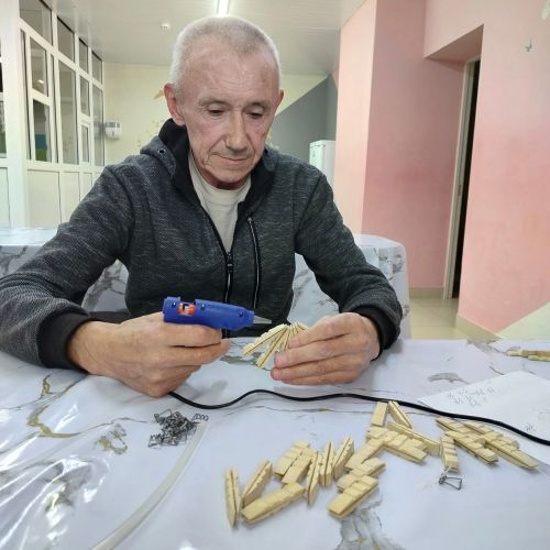 Творчество, объединяющее сердца: в Кайбицком доме-интернате прошёл мастер-класс по рукоделию