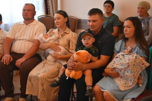 В Кайбицком районе поздравили семьи с рождением малышей