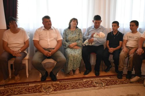 В Кайбицком районе поздравили семьи с рождением малышей