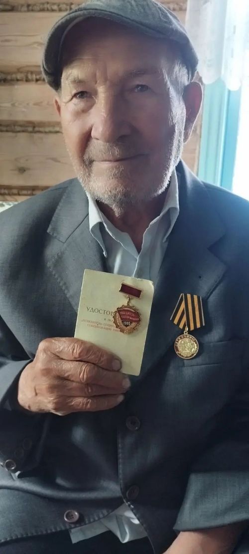 Орден в нашей семье: соцработники Кайбиц провели теплые встречи-воспоминания для ветеранов