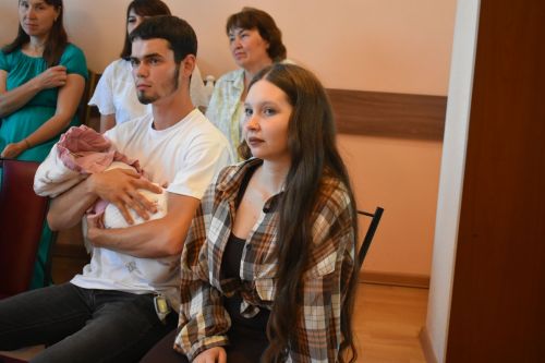 В Кайбицком районе поздравили семьи с рождением малышей