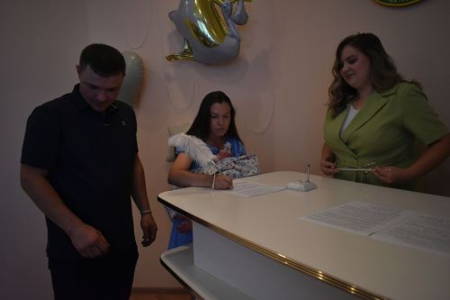В Кайбицком районе поздравили семьи с рождением малышей