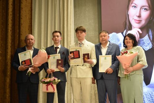 Для одиннадцатиклассников Кайбицкого района прошел единый выпускной бал
