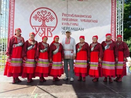 Кече Мәме авылындагы «Палан» ансамбленә йөрүчеләр — чуваш мәдәниятен киләчәккә илтүчеләр