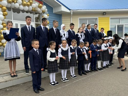 Кошман мәктәбендә кыңгырау чыңы яңа уку елына юл ачты