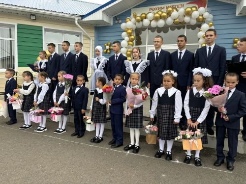 Кошман мәктәбендә кыңгырау чыңы яңа уку елына юл ачты