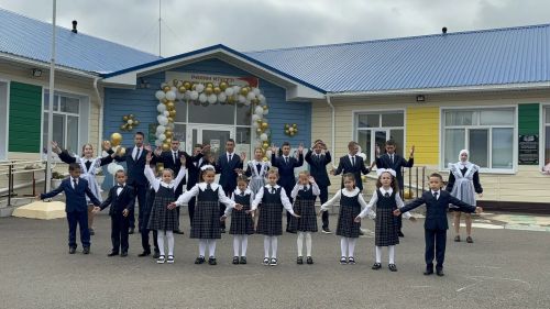 Кошман мәктәбендә кыңгырау чыңы яңа уку елына юл ачты