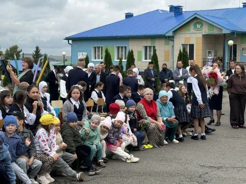 Кошман мәктәбендә кыңгырау чыңы яңа уку елына юл ачты