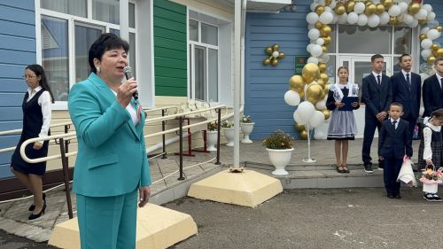 Кошман мәктәбендә кыңгырау чыңы яңа уку елына юл ачты