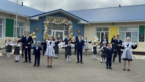 Кошман мәктәбендә кыңгырау чыңы яңа уку елына юл ачты