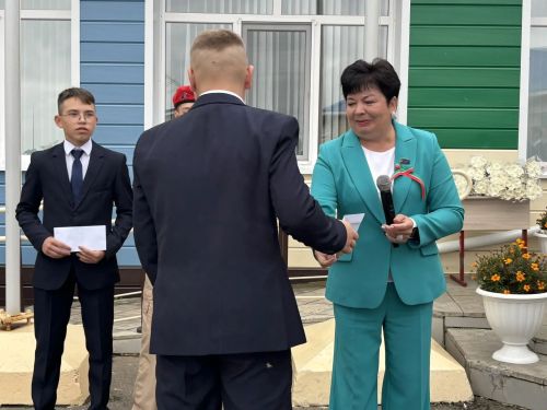 Кошман мәктәбендә кыңгырау чыңы яңа уку елына юл ачты