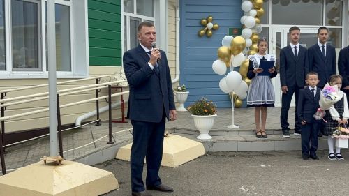Кошман мәктәбендә кыңгырау чыңы яңа уку елына юл ачты