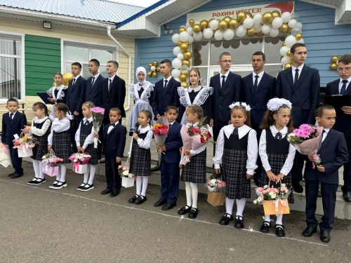 Кошман мәктәбендә кыңгырау чыңы яңа уку елына юл ачты